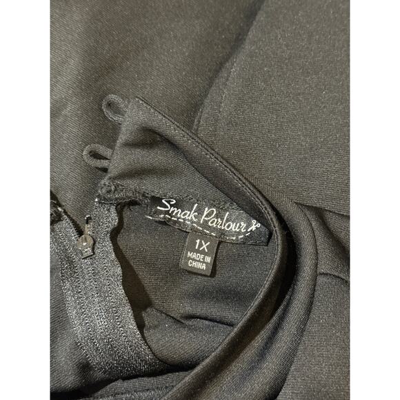 Smak Parlour Unique Vintage Black Mock Neck Jumpsuit 1X NWOT - Picture 4 of 4